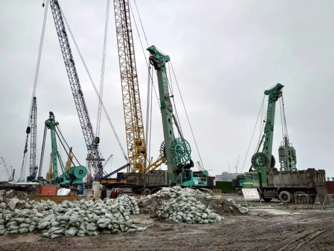 史上最大规?；酉钅客昝朗展?—— 金泰地连墙设备只管攀登不问高